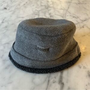 ROOTS CANADA Grey Bucket Style Winter Hat - Unisex